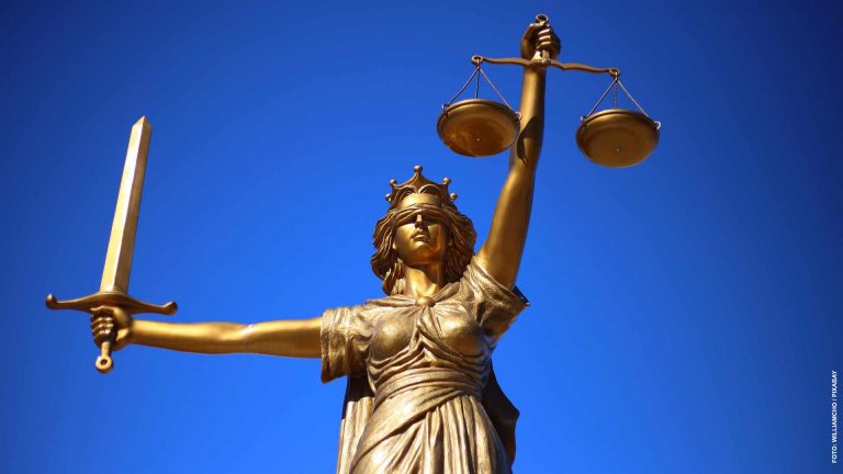 Foto demandan a Arruda