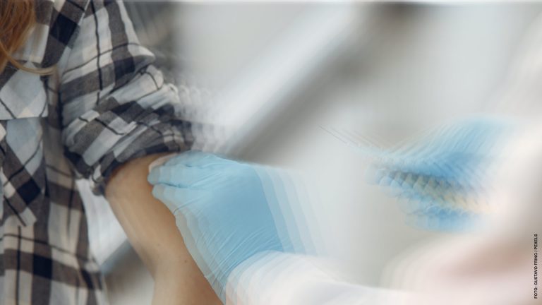 Foto vacunan escuelas