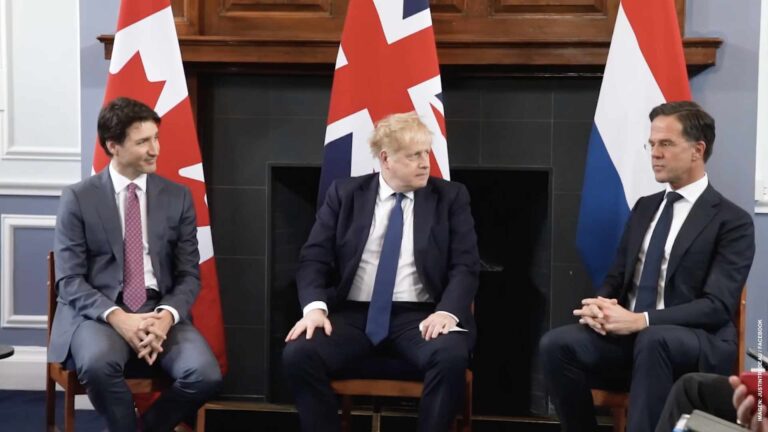 Foto trudeau regresa