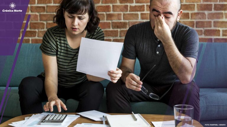 Couple managing the debt
