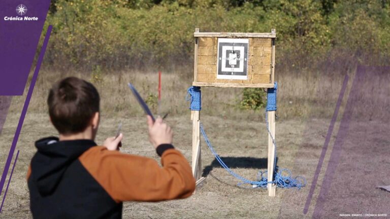 Foto jóvenes con cuchillos