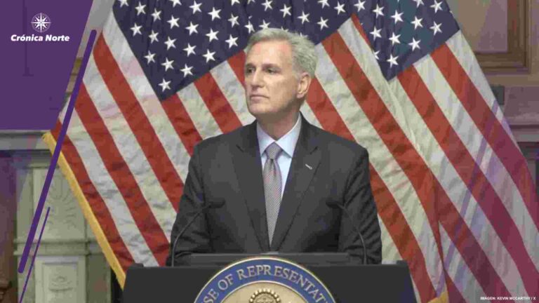 Foto destituyen a McCarthy