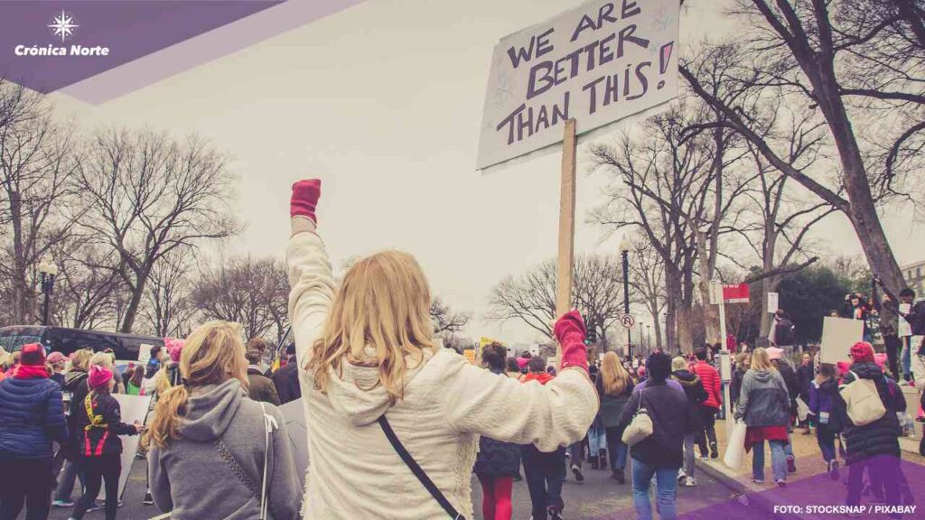 Miles de personas salieron a las calles de Estados Unidos este sábado en una histórica jornada de movilización contra el presidente Donald Trump.